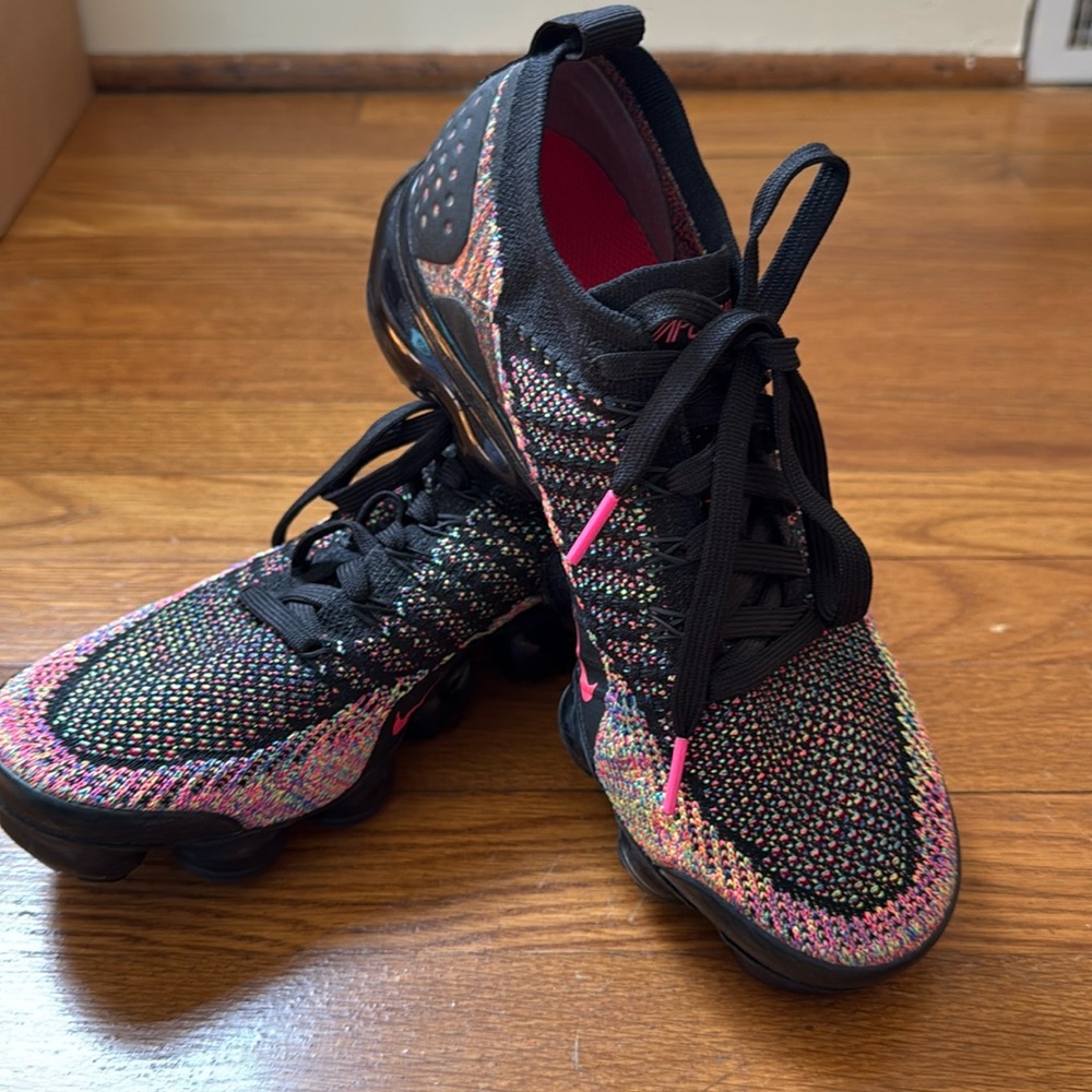 Women Nike vapor max size 8